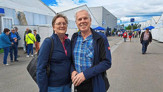 Fidelia und Mathias Faigle aus Burladingen sind noch zurückhaltend mit ihrer Meinung zur Südwest Messe.
