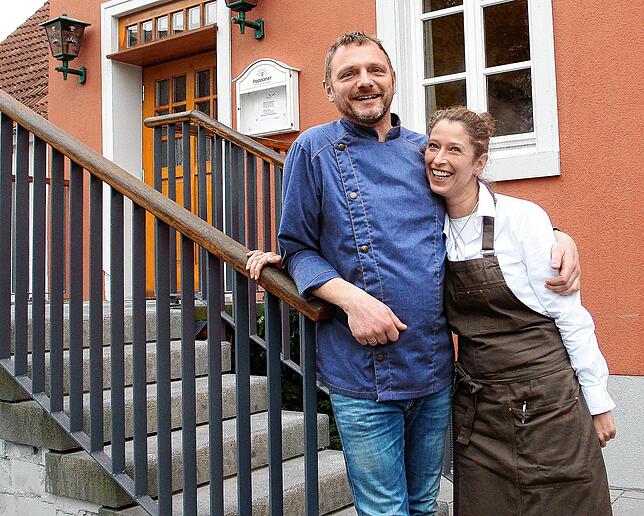 Nicole Werneth und Tino Schumann haben nach dem Hörnle nun auch den Adler in Allmannsdorf übernommen. &bdquo;Ein denkbar ungünstiger ...