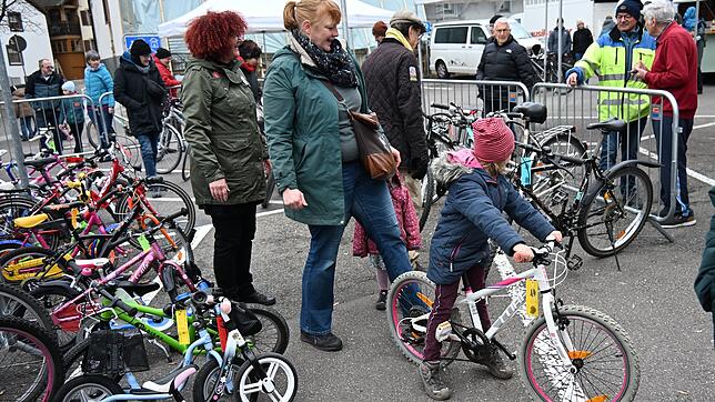 Bild : Über Fahrräder auf dem Fahrradmarkt in Tiengen: Ein Paradies für Radliebhaber