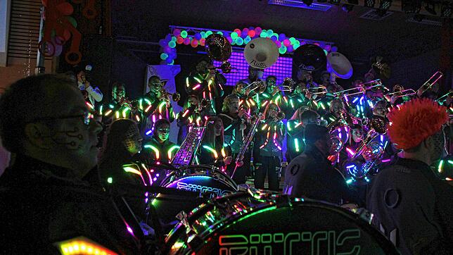 Seit 30 Jahren sind die Kohlrütti-Chlöpfer Horre, kurz Rüttis, als Guggenmusik aktiv. Das Bild mit dem aktuellen Kostüm Tron entstand ...