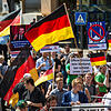 Die &bdquo;Junge Alternative Stuttgart&ldquo;, eine Jugendorganisation der AfD Stuttgart, demonstriert gegen den Neubau einer ...