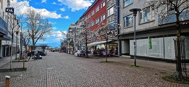 Am Buchhornplatz stehen aktuell mehrere Geschäfte leer.
