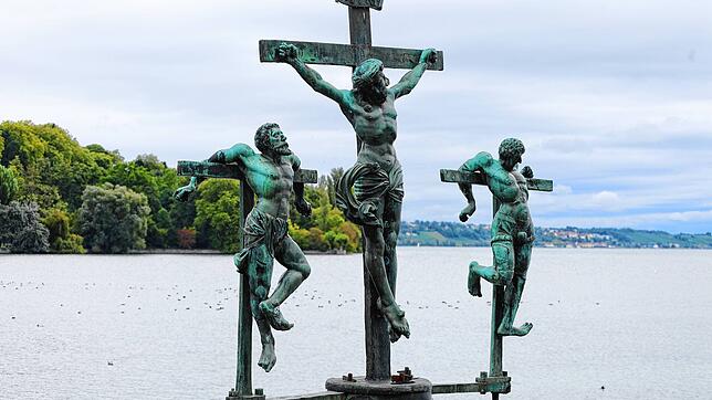 Um das Jahr 1577 wurde diese bronzene Kreuzigungsdarstellung vermutlich in Konstanz gegossen. Bis heute wird sie „Schwedenkreuz“ ...