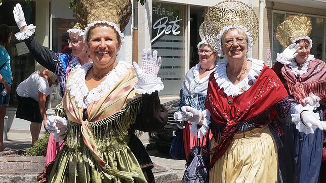 Der Festumzug des Schwyzertags zog zahlreiche Besucher ins Städtle.