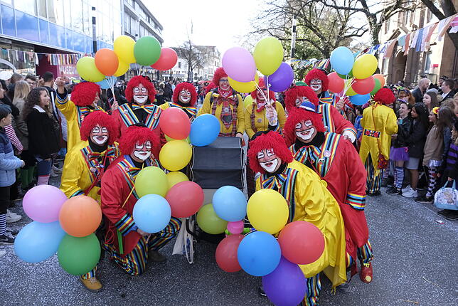 Bild 38: Bilder vom großen Fasnet Samschdig-Umzug der Poppele-Zunft (1)