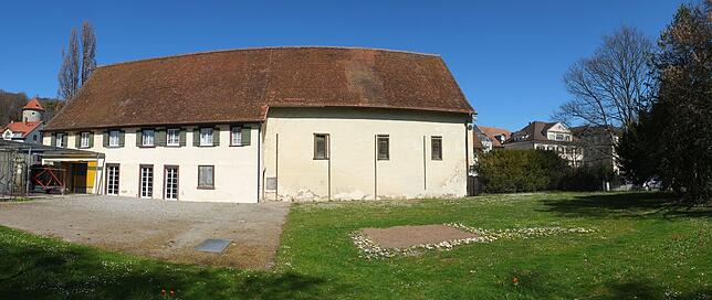 Die Wiese vor der Kapuzinerkircher.