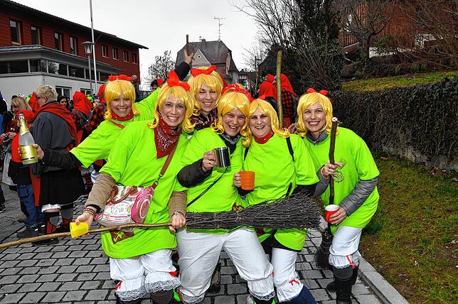 „Über Bermatingen liegt ein Fluch – Hexen und Zauberer sind zu Besuch“: So lautete das Motto der Fasnet 2020 in ...