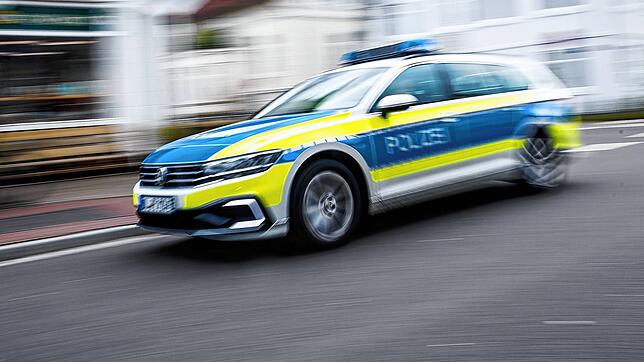 Die Polizei hilft bei der Suche nach einem Kuscheltier.
