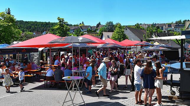 Das zweitägige Dorffest lockte auch 2022 im Juni viele Besucher nach Eigeltingen. Besonders bei gutem Wetter wird es voll auf dem ...