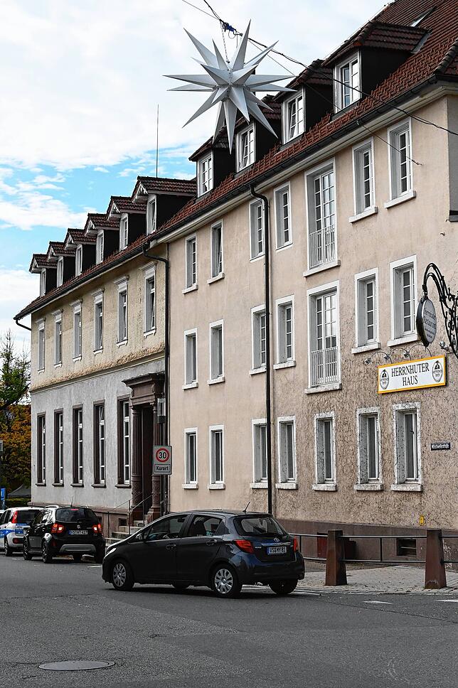 Der zentrale Stern über dem Kreuzungsbereich der Ortseinfahrt in Königsfeld bleibt bestehen.