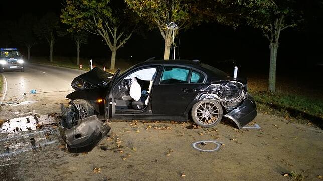 Am Auto entstand Totalschaden.