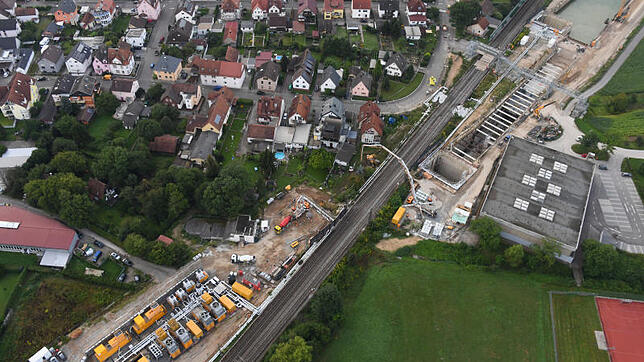 Die Bahnstrecke zwischen Rastatt und Baden-Baden ist seit dem 12.08.2017 gesperrt.