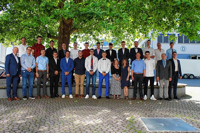 Die Klasse 13/1 des Technischen Gymnasiums der Hohentwiel-Gewerbeschule hat erfolgreich das Abitur gemeistert.