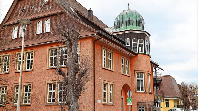 Am Schwarzwald-Gymnastium, hier im April 2025, beginnt demnächst der Schulbetrieb wieder. Foto: Hans-Jürgen Kommert