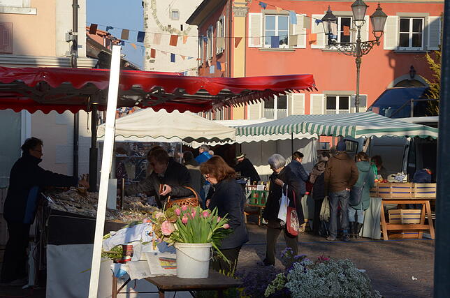 Der Wochenmarkt in Markdorf.