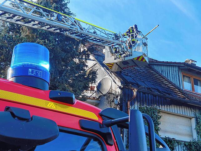 Die Feuerwehr war mit rund 35 Personen im Einsatz.