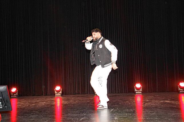 Rapper Bünya (Bünyamin Yagmur) hat extra für das 50-Jährige der Stadt Waldshut-Tiengen einen Song geschrieben.