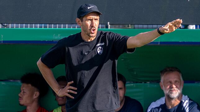 Trainer Julian Schuster und der SC trafen in einem Testspiel auf den FC Luzern. (Archivbild)