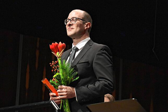 Vollauf zufrieden ist Dirigent David Krause mit der Leistung seines Blasorchesters.