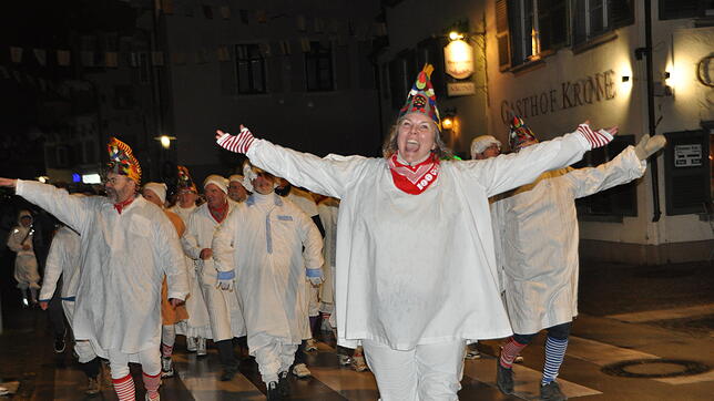 Birgit Beck Zunftmeisterin der Historischen Narrenzunft Markdorf führte den Hemdglonker Freudestrahlend an.