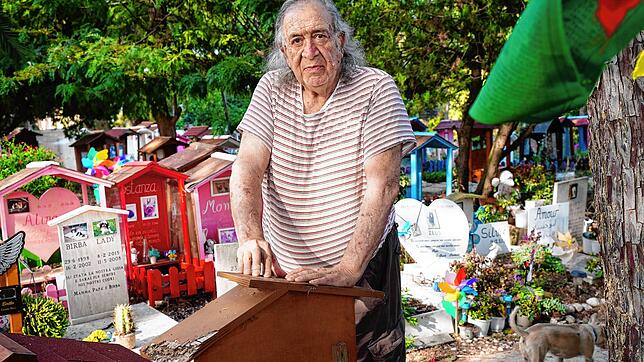 Der 73-jährige Luigi Molon hat den Friedhof von seinem Vater übernommen.