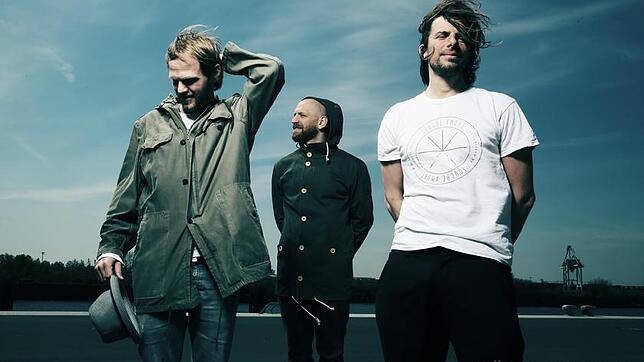 Sportfreunde Stiller – ein Trio, das seine Fans im Sturm erobert hat. Ab 2002 bis zu ihrem aktuellen Album „New York, Rio, Rosenheim“ ...