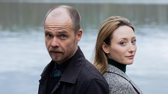 "Die Toten vom Bodensee": Übertragung? Wiederholung im TV oder Stream? Alle Infos hier. Matthias Koeberlin und Alina Fritsch sind die ...