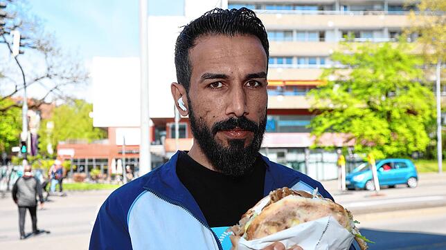 Das Papier um den Döner – ist das schon eine Einwegverpackung oder wäre das eher einer Serviette gleichzusetzen? Noch müssen Käufer wie ...
