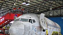 Inzwischen wurde der Rumpf der „Landshut“ in der Ausstellungshalle am Flughafen von Friedrichshafen gereinigt.