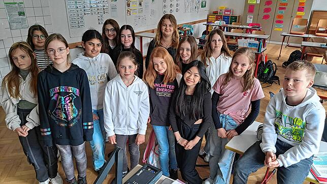 Schülerinnen und Schüler der fünften Klassen der Realschule am Eichberg machen gute und schlechte Erfahrungen mit dem Smartphone. Viele ...