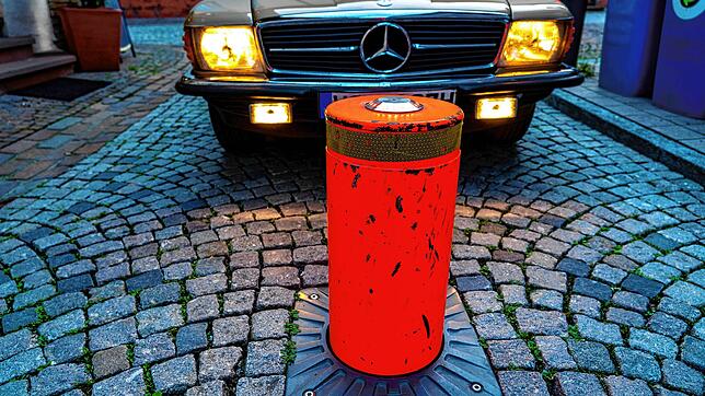 2019 wurde der Poller für das Villinger Rietviertel sogar mit einer Signalfarbe markiert. Viel geholfen hat es nicht, jetzt war er ...