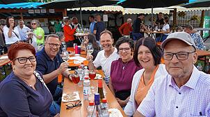 Bild : Dritter Tag vom Weinfest in Bermatingen: Auch am Sonntag waren zahlreiche Besucher vor Ort