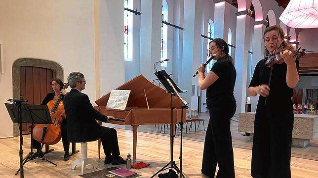 Das Ensemble von Harald Sinót gibt in der Görwihler Pfarrkirche ein Konzert rund um Bachs „Musikalisches Opfer“. Foto: Karin Steinebrunner