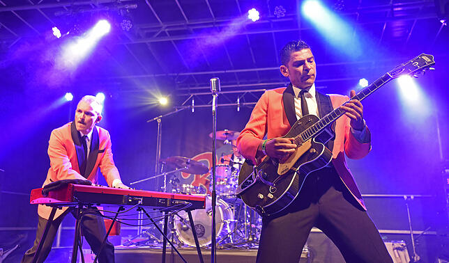 &bdquo;Billy Bob & the Buzzers&ldquo; sorgen mit Rock&lsquo;n&lsquo;Roll für ordentlich Stimmung. Hier &bdquo;Billy Bob Lewis&ldquo; ...