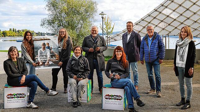 Freuen sich schon auf die Naturerlebnistage, die am Wochenende am Konzertsegel stattfinden werden (von links): Nina Hanstein (Tourismus ...