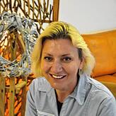 Anna Offermann-de Boor, Heimleiterin Haus am Vitibuck, freut sich über &bdquo;die tolle Überraschung&ldquo;.