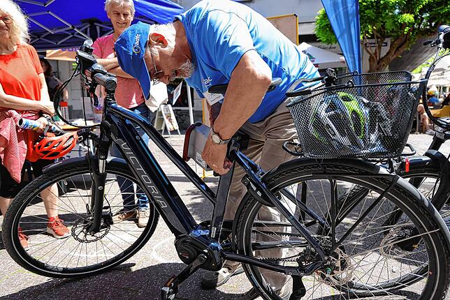Am Stand des Allgemeinen Deutschen Fahrrad Clubs (ADFC) wurden Räder kodiert.