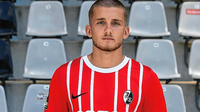 Julian Stark , Spieler des SC Freiburg II