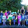 Fünf Jungen und sechs Mädchen wurden in die Grundschule Wutach eingeschult. Lehrkräfte sind Schulleiter Marco Johner (Klassenlehrer ...