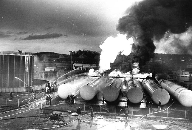 &bdquo;Nach dem fünften Tank wurde es chaotisch&ldquo;, erinnert sich Josef Brack. Ab dann bestand beim Brand im Spaltgaswerk der ...