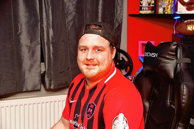 eSportler Nico &bdquo;Molli4189&ldquo; Möller aus Warmbach gewann mit dem FV Degerfelden die erste inoffizielle südbadische ...