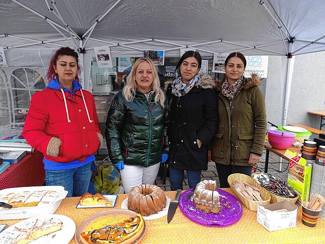 Der türkische Förderverein hatte Waffeln und Kuchen beim Lauchringer Frühlingsmarkt verkauft. Der Erlös kommt den Erdbebenopfern in der ...