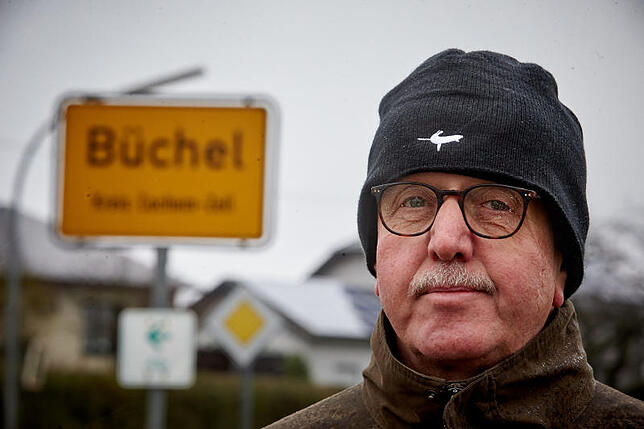 "Das ist hirnrissig, was hier für ein Thema um die 20 Eier gemacht wird."

Willi Rademacher, Bürgermeister von Büchel, über die ...
