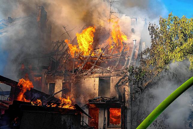 Die Innenstadt von Villingen 2025: Von einem verheerenden Großbrand erschüttert, der weite Teile der historischen Altstadt in Atem ...