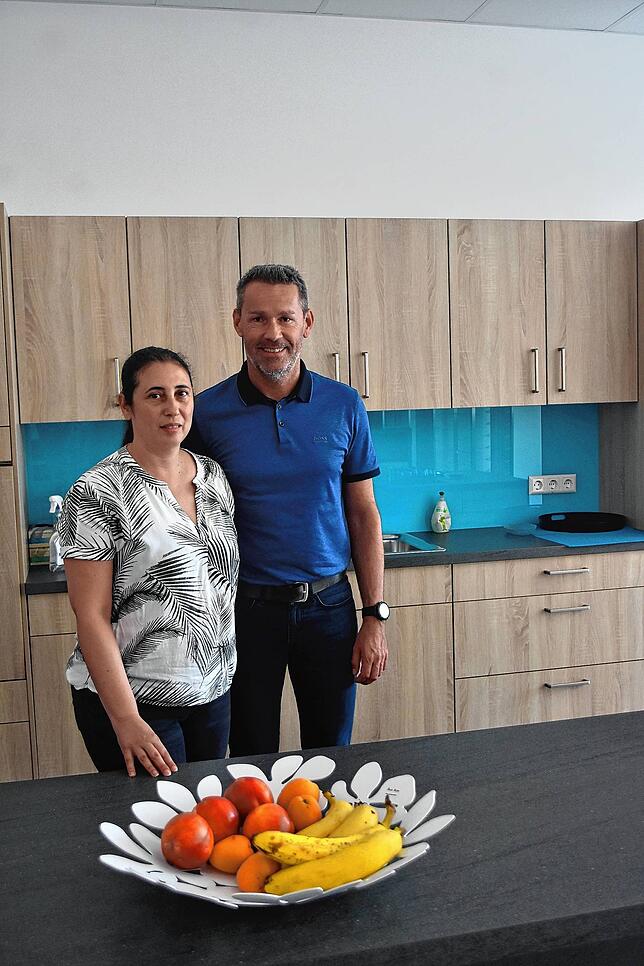 Rosanna und Harald Vetter im Cateringbereich.
