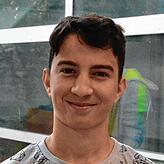 Dominik, 15 Jahre: &bdquo;Ich bin froh, dass wir wieder in die Schule können. Zu Hause war mir doch ziemlich langweilig auf Dauer.&ldquo;