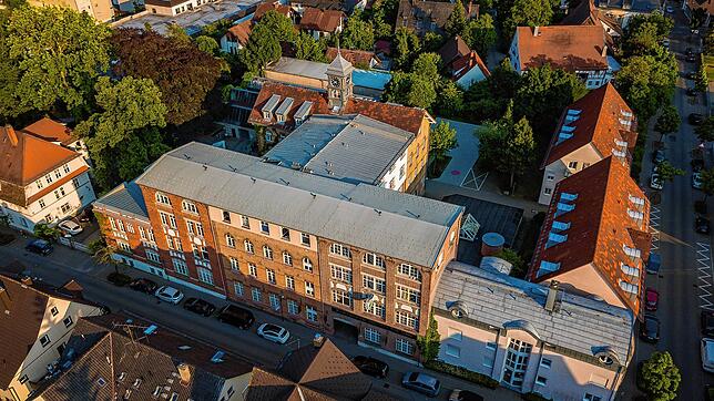 Blick auf das Bürk-Areal in Schwenningen am 8. Oktober 2020. In das ehemalige Fabrikgebäude, in dem bereits das Uhrenindustriemuseum zu ...