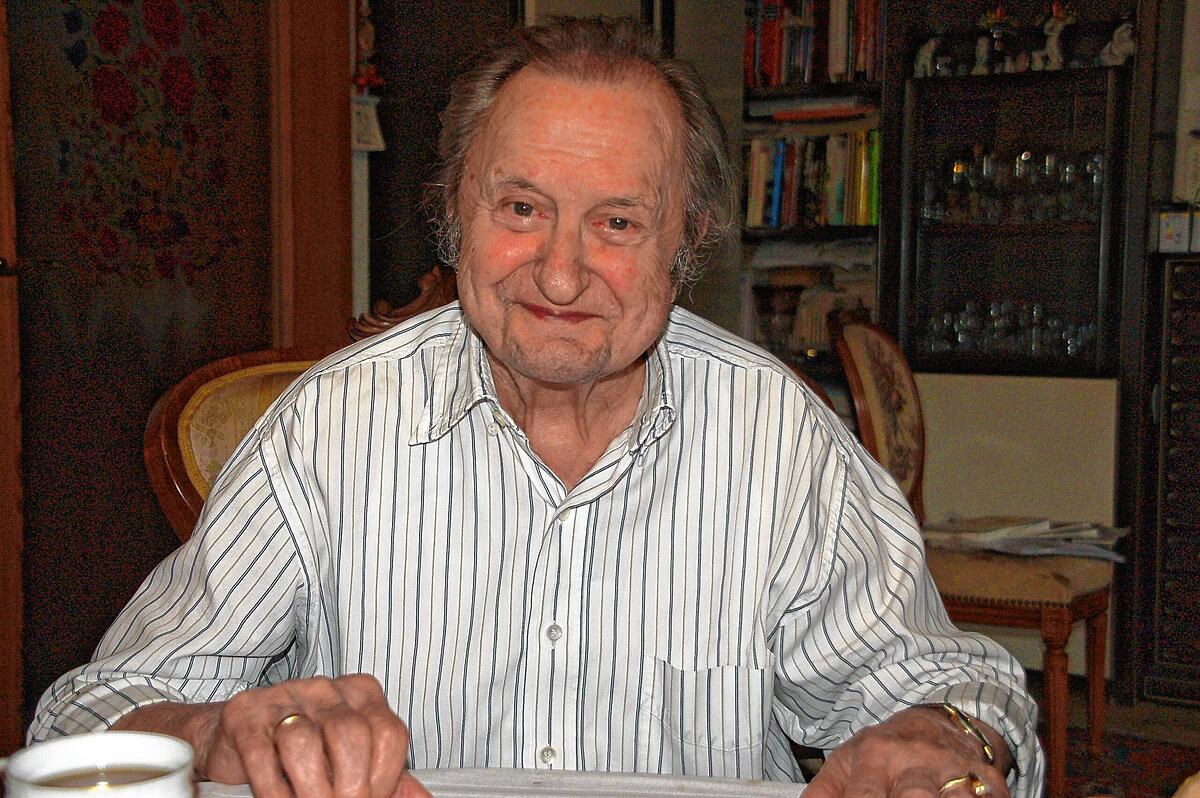 „Wir waren in der ganzen Welt unterwegs“, sagt Rolf Lützelberger zu