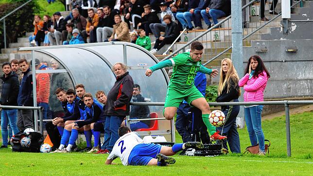 Bild : Die besten Bilder vom Bezirksliga-Derby im Mindlestal