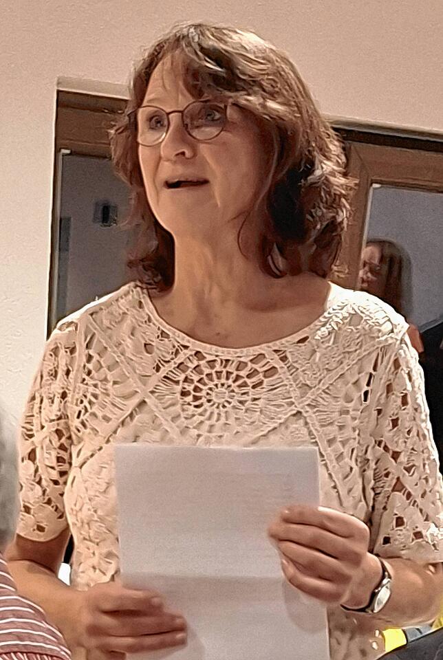 Martina Mülherr übernahm als ehemaliges Vorstandsmitglied die Dankesrede bei der Verabschiedung von Joachim Bach.